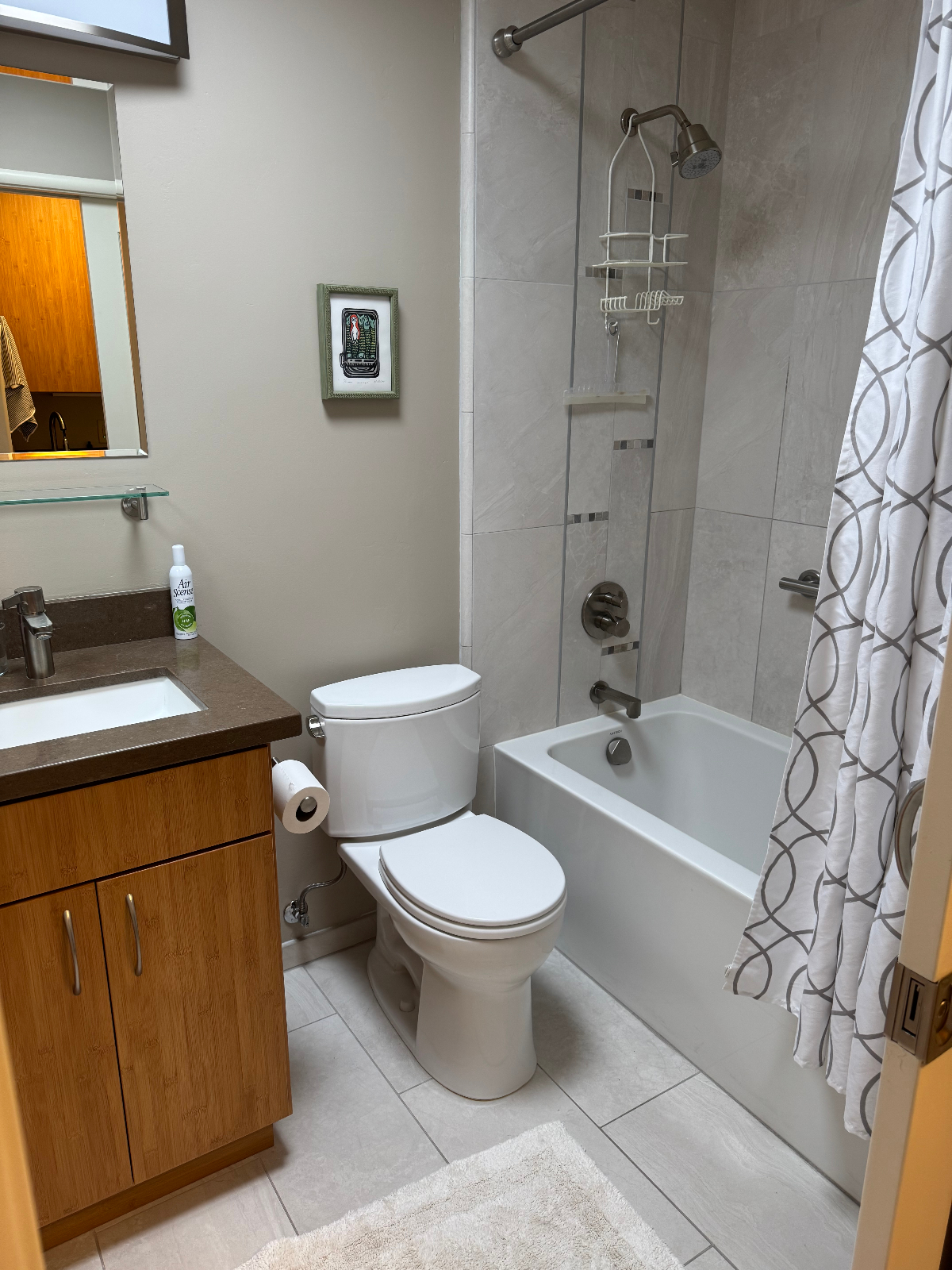 Lovely Studio with Skylight & Lush Garden Minutes from the Beach and Hospitals - Peaceful Santa Cruz Gem - Photo 4
