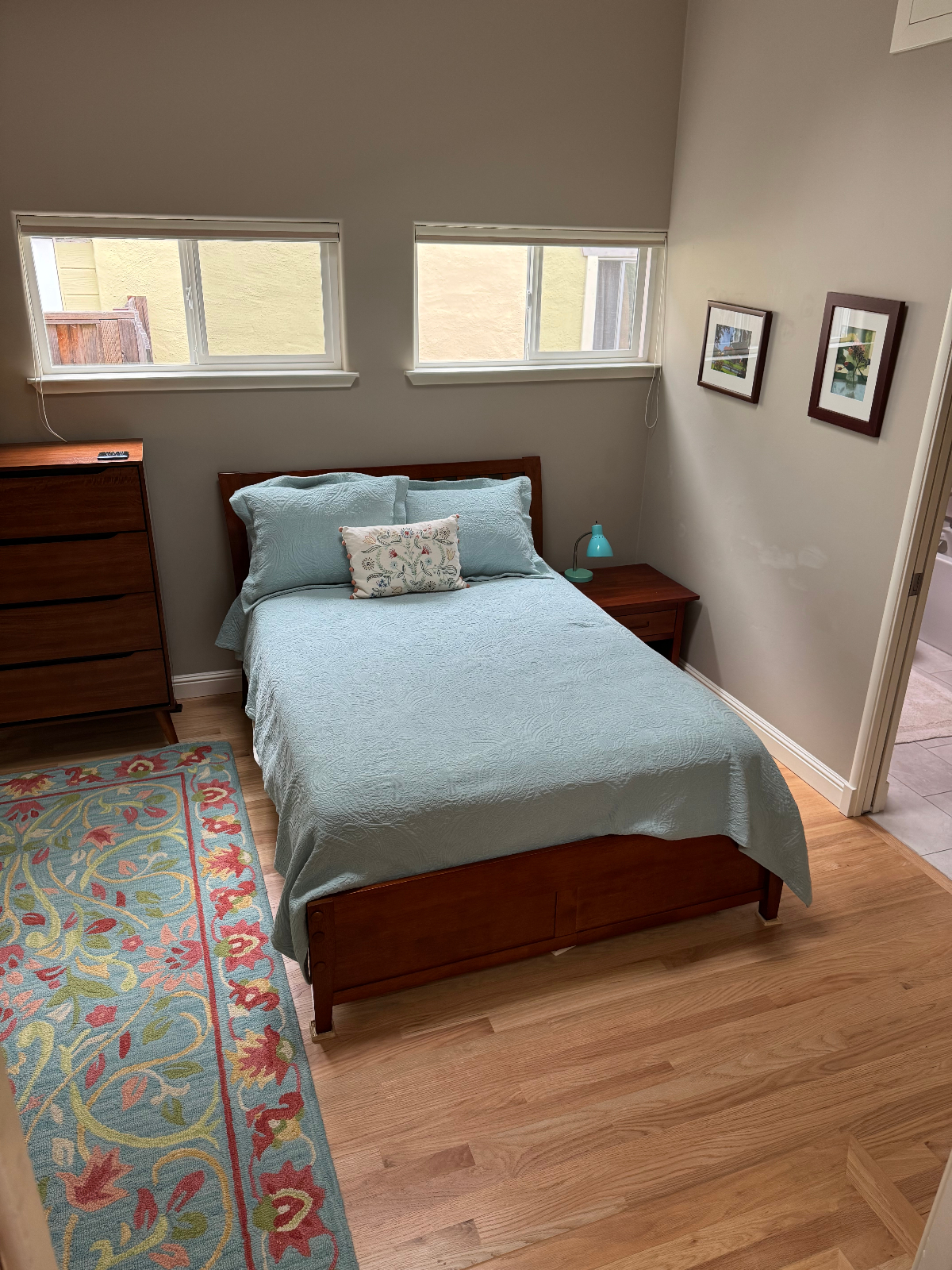 Lovely Studio with Skylight & Lush Garden Minutes from the Beach and Hospitals - Peaceful Santa Cruz Gem