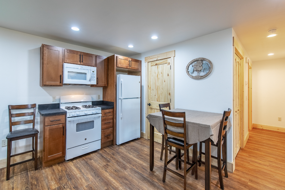 Newly Built 1BR Apartment with Outdoor Charm &... - Photo 5