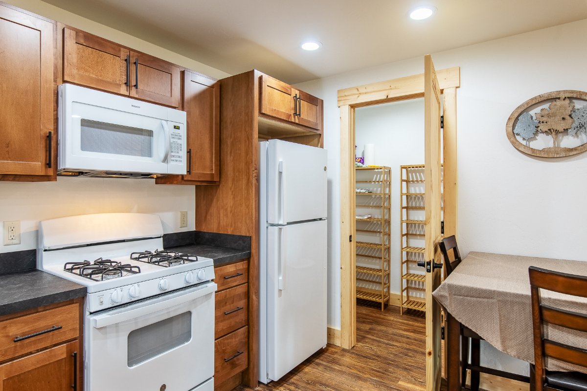 Newly Built 1BR Apartment with Outdoor Charm &... - Photo 7