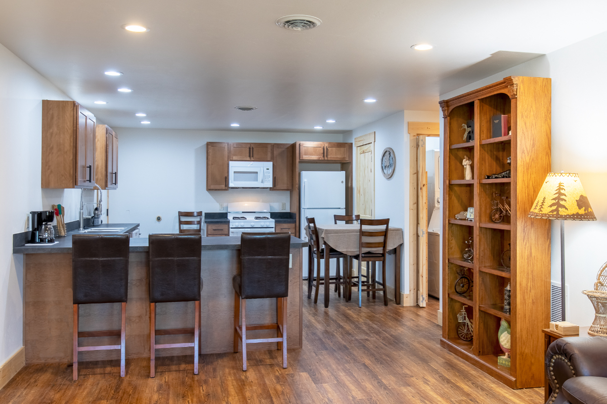 Newly Built 1BR Apartment with Outdoor Charm &... - Photo 10