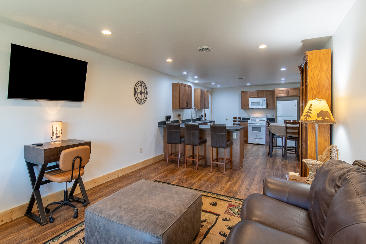 Newly Built 1BR Apartment with Outdoor Charm &... - Photo 11
