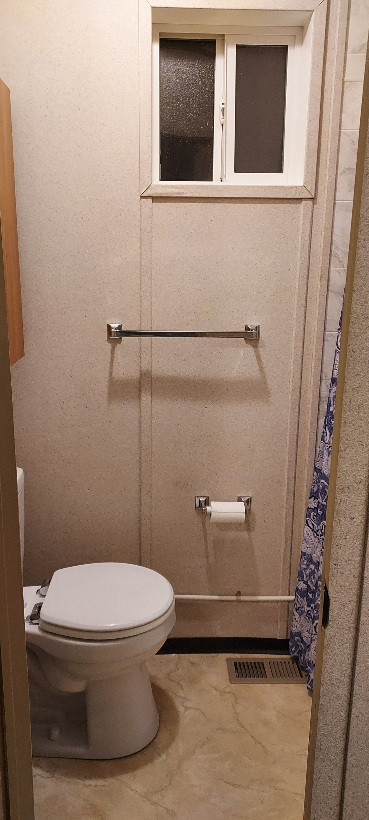 Newly Built 1BR Apartment with Outdoor Charm &... - Photo 11