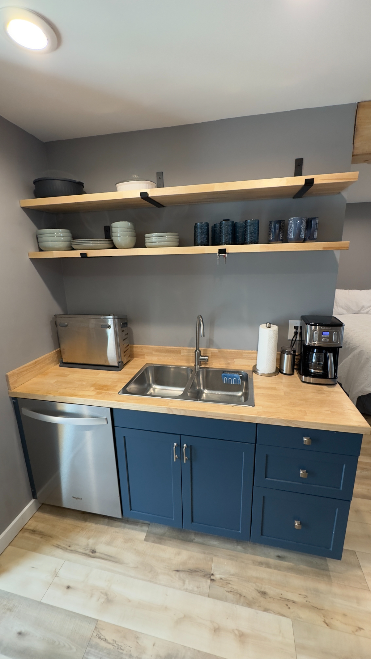 Chilltop Studio Apartment - Photo 12