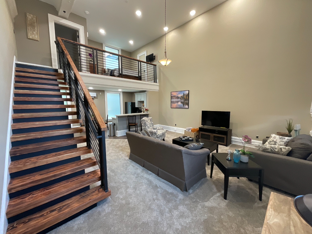 One Zero Five Stay - Charming 1BR/1BD Suite 302 in the Best of Barre, Vermont - Photo 2