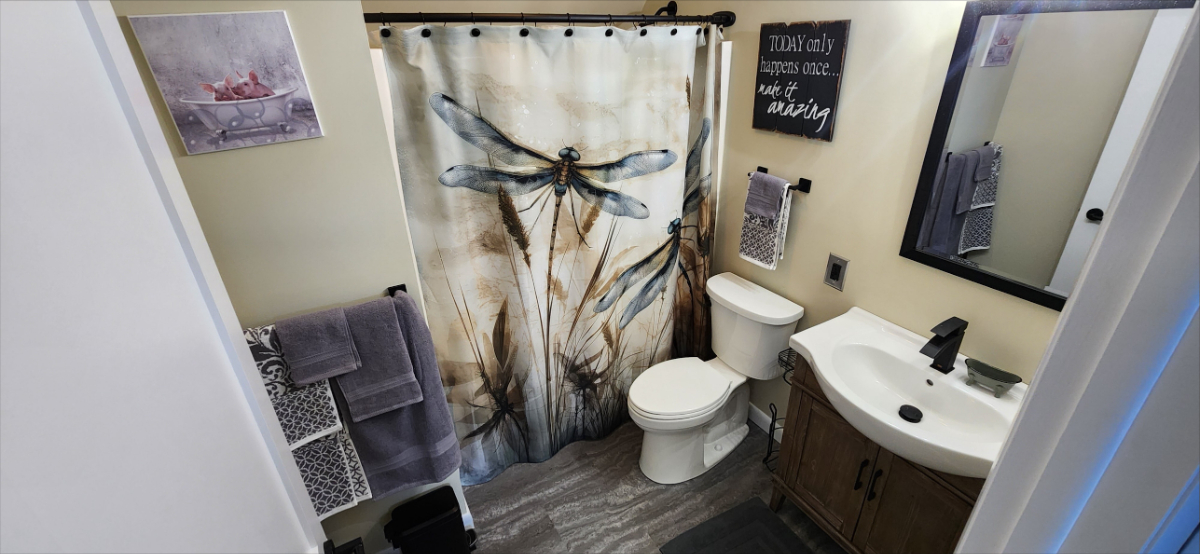 Suss View Suites - Scenic Waterbury 2BR Apartment Retreat - Photo 9