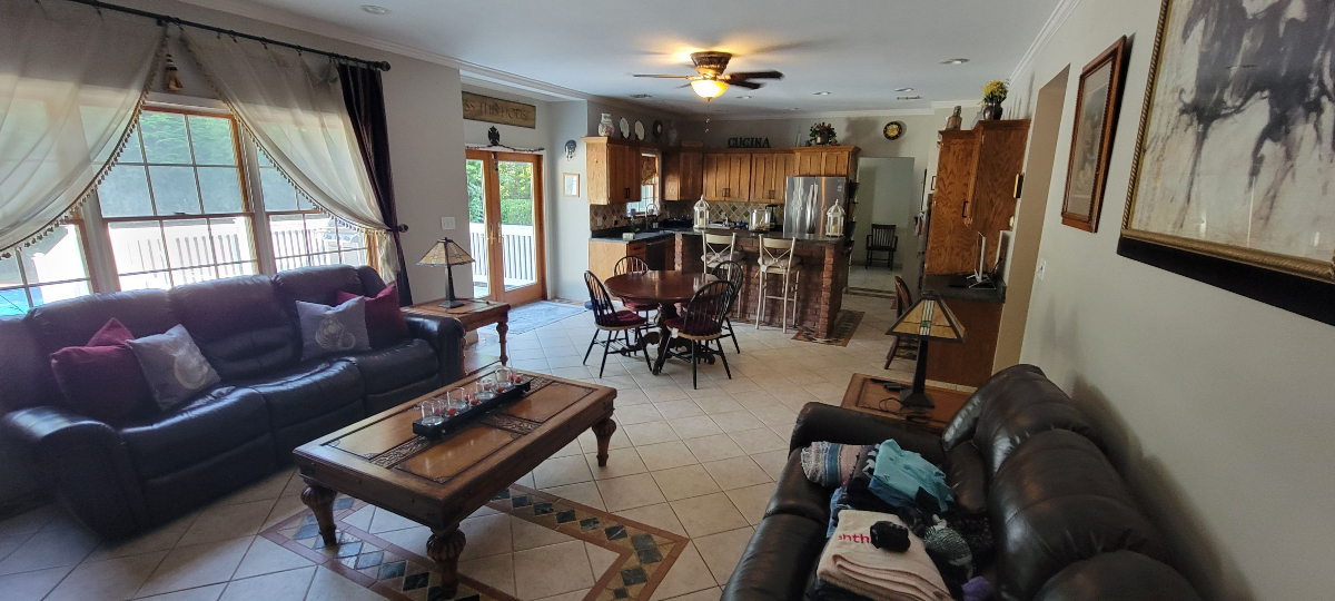 Upscale hampton bays home - Photo 5