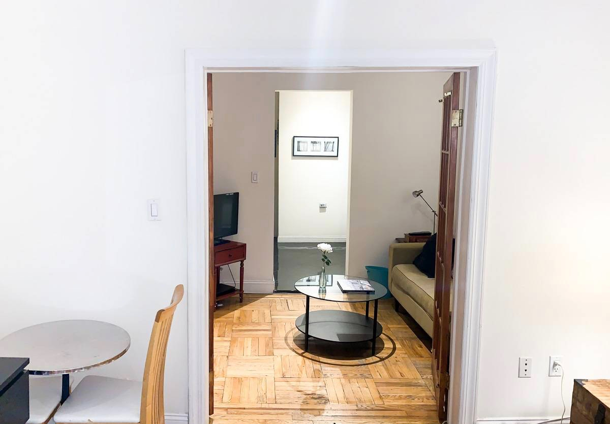 Architecturally Designed Centrally Located on Upper East Side and Fully Furnished Spacious Apartment - Photo 4
