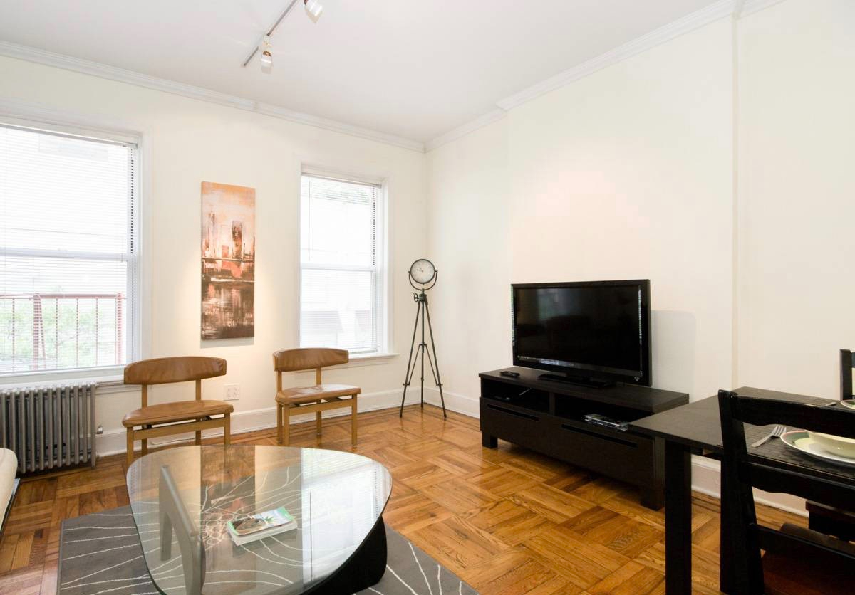 Architecturally Designed Centrally Located on Upper East Side and Fully Furnished Spacious Apartment - Photo 7