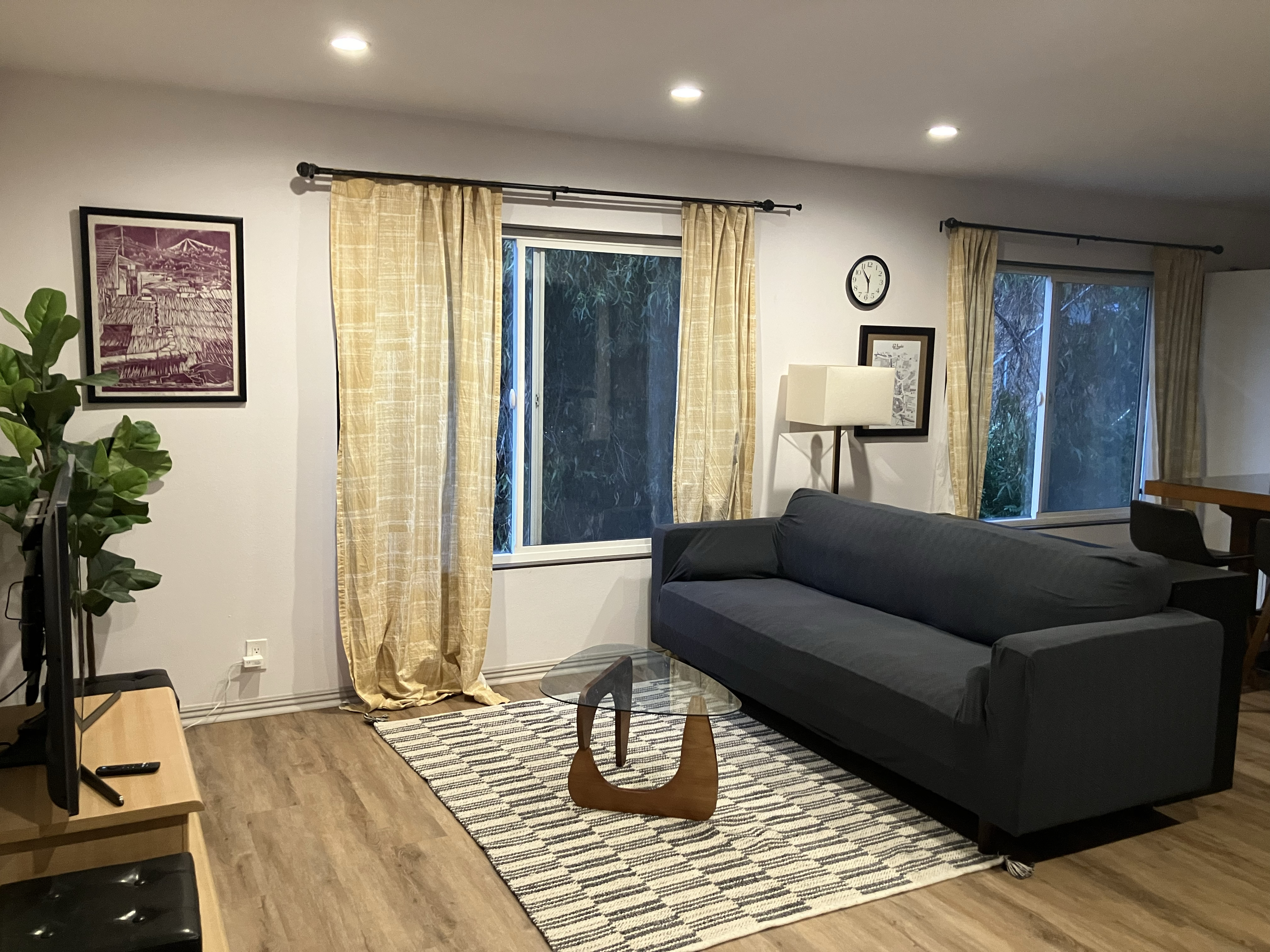 Convenient 2 Bd/2Ba in Silver Lake - Photo 1