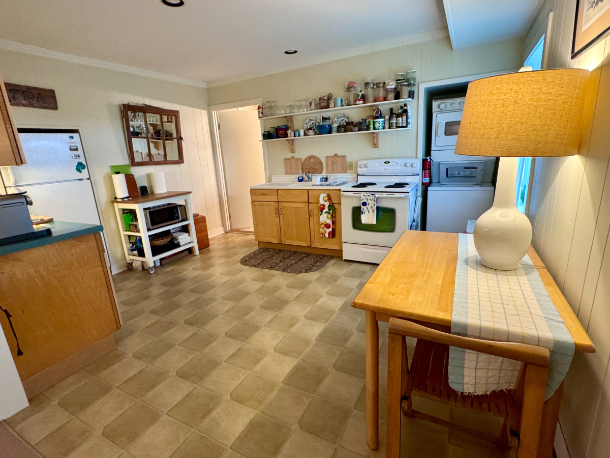 1 BDR Apt with Mountain View & great WIFI near Middlebury Vermont - Photo 7