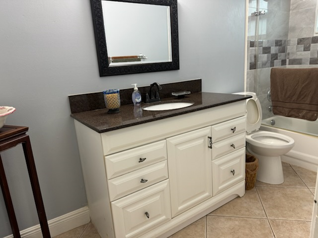 Private Room with Modern Amenities & Pool in Serene Lake Worth Retreat - Close to Everything - Photo 4