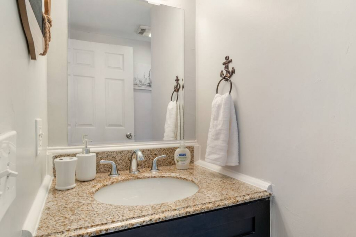 Romantic Nautical Time Home Hideaway - Photo 10