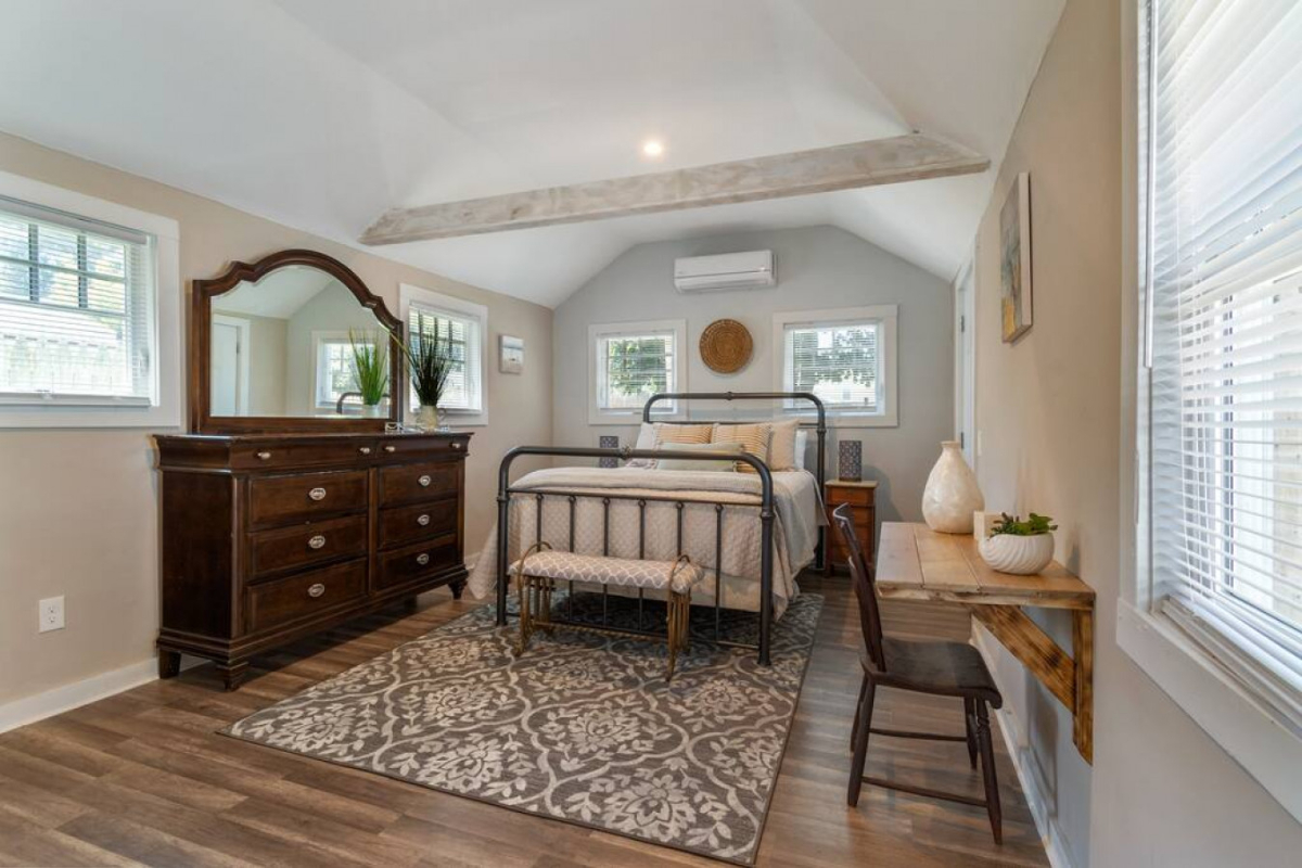 Romantic Nautical Time Home Hideaway - Photo 7