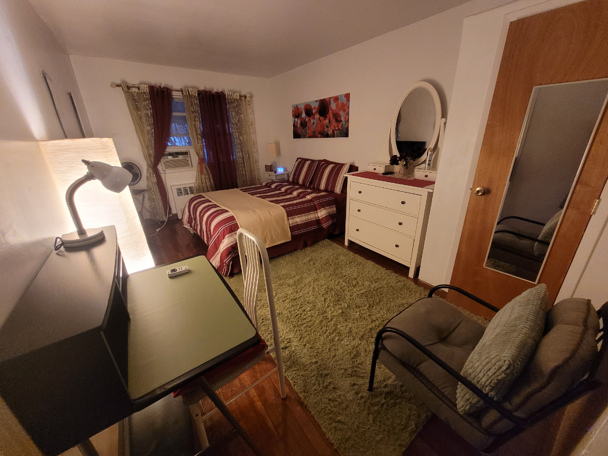 Private One Bedroom Apartment in quiet tree lined neighborhood - Photo 3