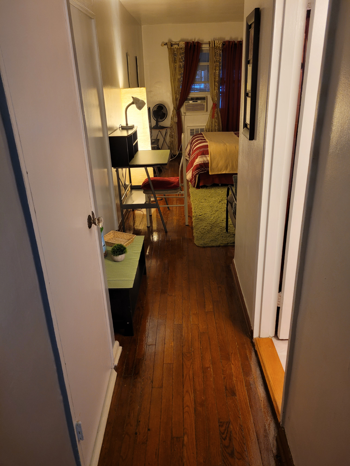 Private One Bedroom Apartment in quiet tree lined neighborhood - Photo 4
