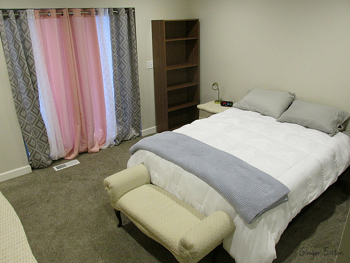 NICE 2022 FURNISHED ONE LEVEL - Photo 7