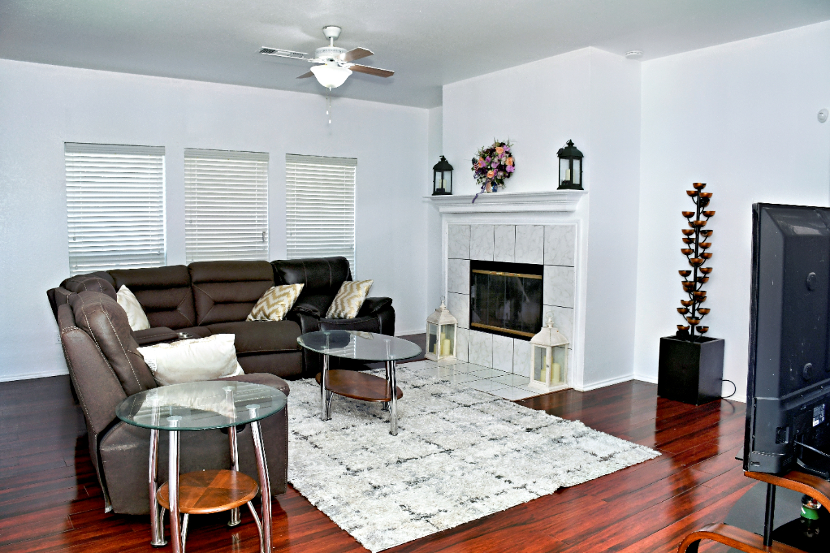 Retreat in Arlington - A Luxurious 4BR Home with All Comfort and Prime Location - Photo 6