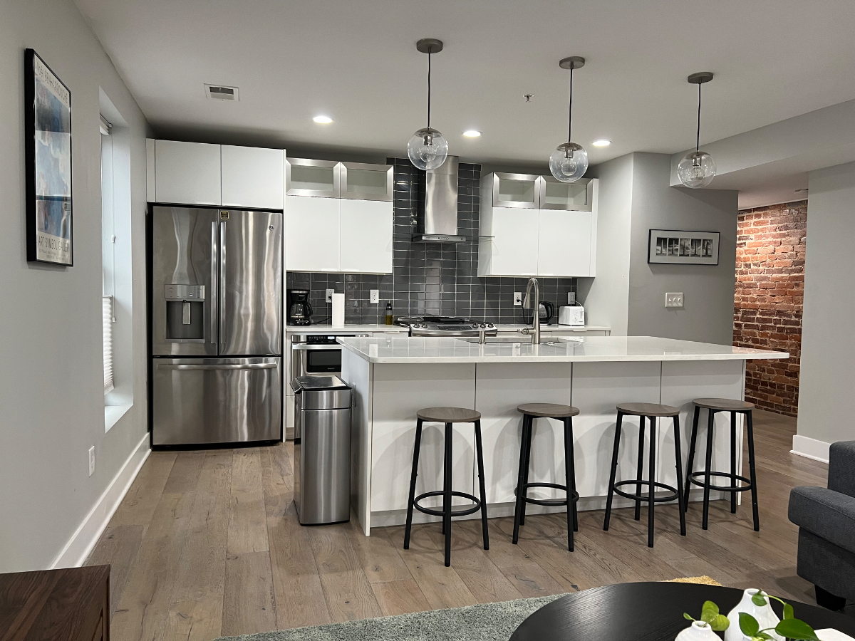 Modern 2 Bed/2 Bath Condo in the Heart of DC with Excellent Connectivity - Photo 4