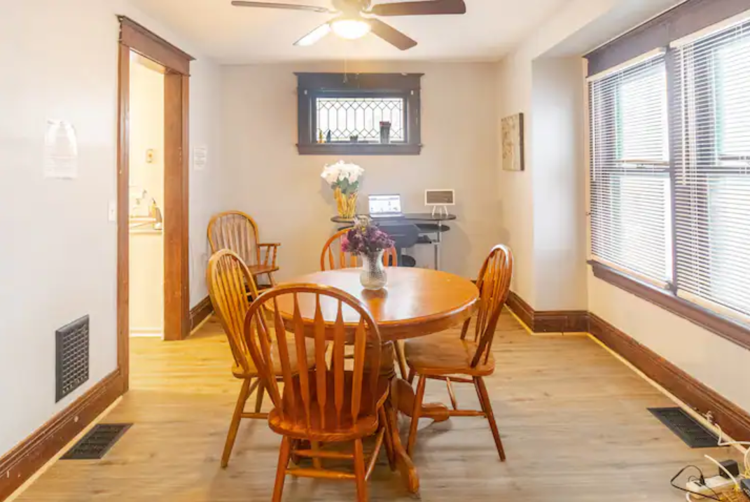 ROC | 3BR Near Hospitals | Fast WiFi | Parking - Photo 2