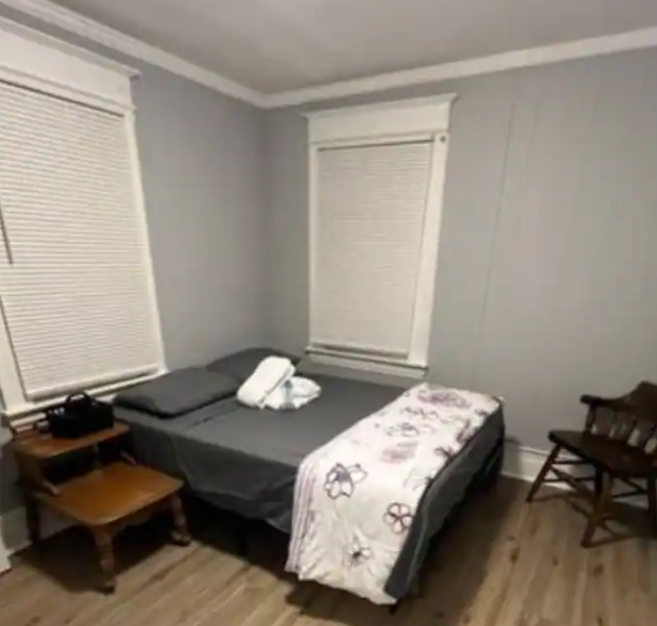 ROC | 3BR Near Hospitals | Fast WiFi | Parking - Photo 12
