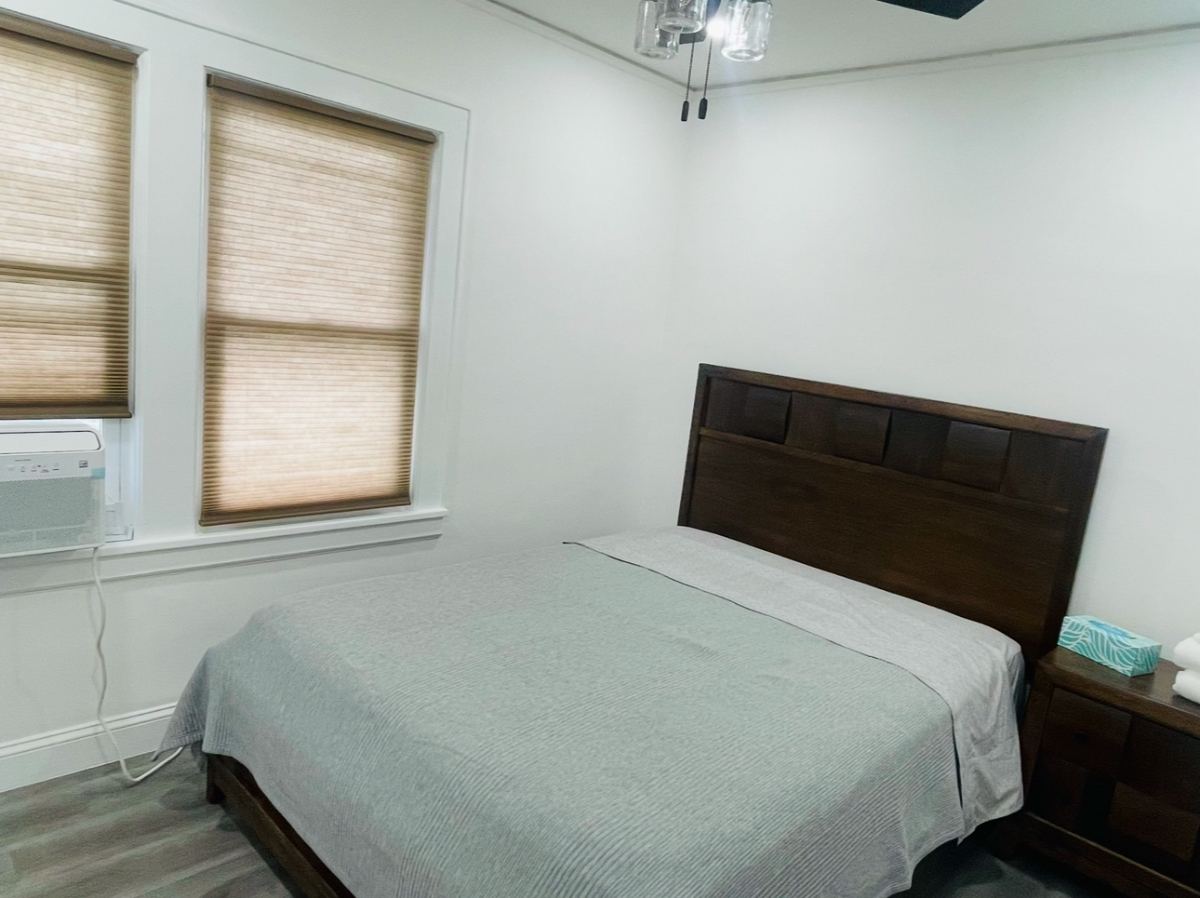 Beautiful 3 bedroom home with all Modern furniture and amenities. - Photo 7