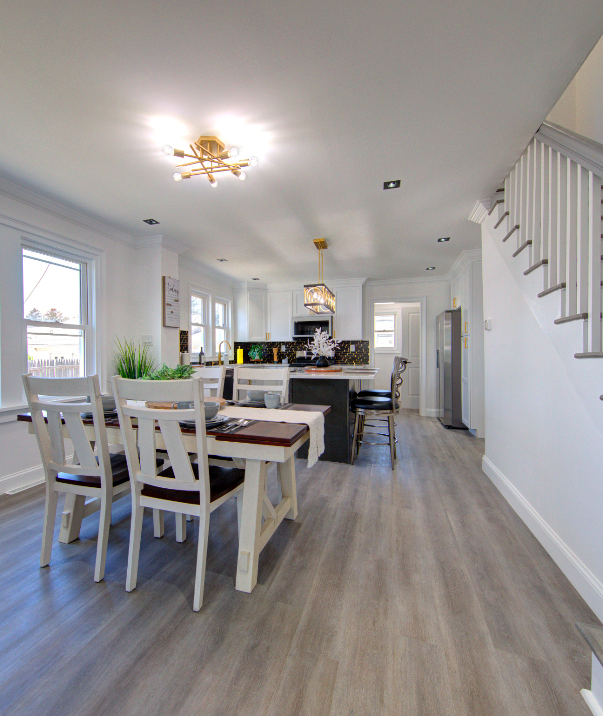 Beautiful 3 bedroom home with all Modern furniture and amenities. - Photo 6