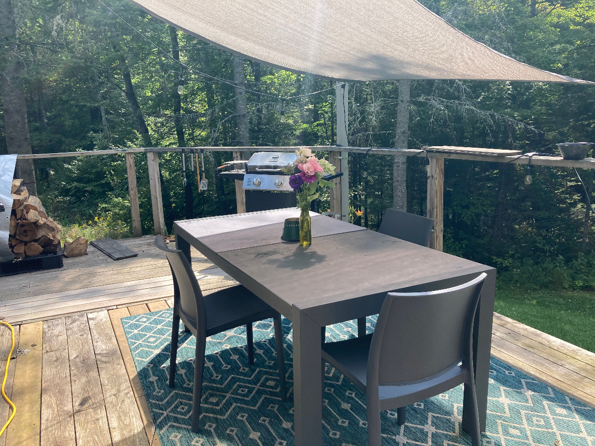 Three-bedroom Home in Beautiful Country Setting - Photo 4