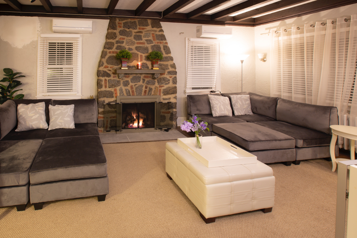 Lovely Larchmont Tudor 30 min from Manhattan - Photo 1