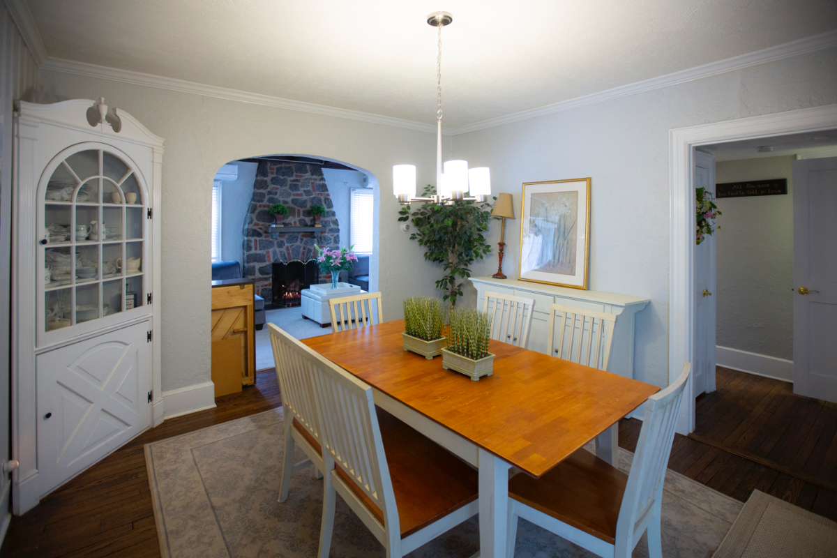 Lovely Larchmont Tudor 30 min from Manhattan - Photo 2