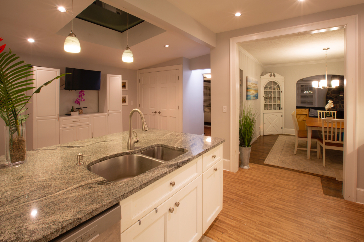 Lovely Larchmont Tudor 30 min from Manhattan - Photo 6