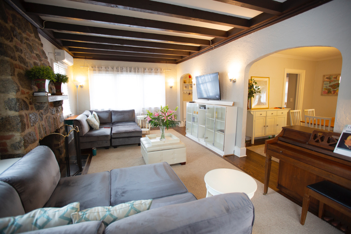 Lovely Larchmont Tudor 30 min from Manhattan - Photo 9
