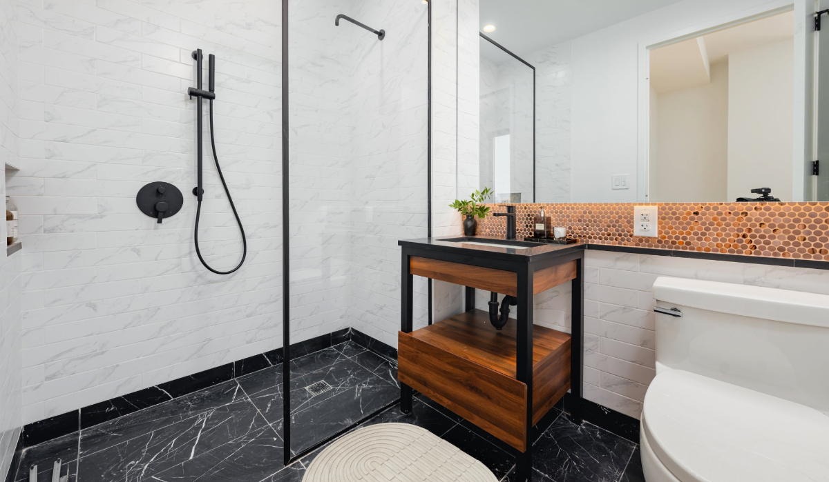 Large private room in luxury high rise - Photo 4
