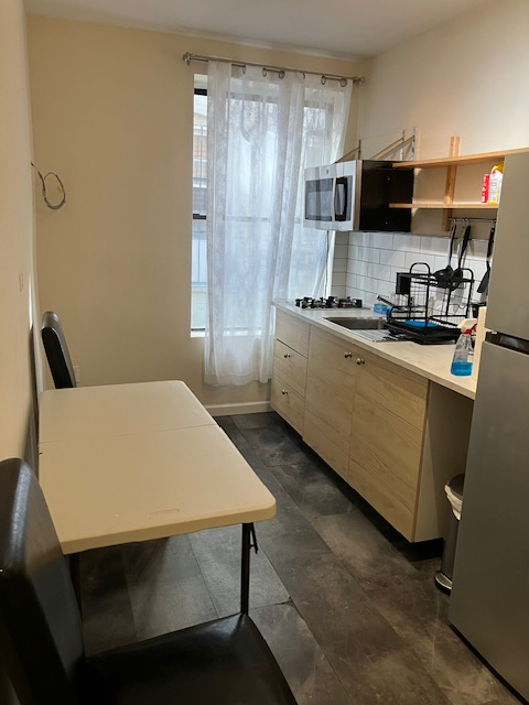 One Bedroom, NYC 45 min by Subway , Brooklyn, Brighton Beach - Photo 8