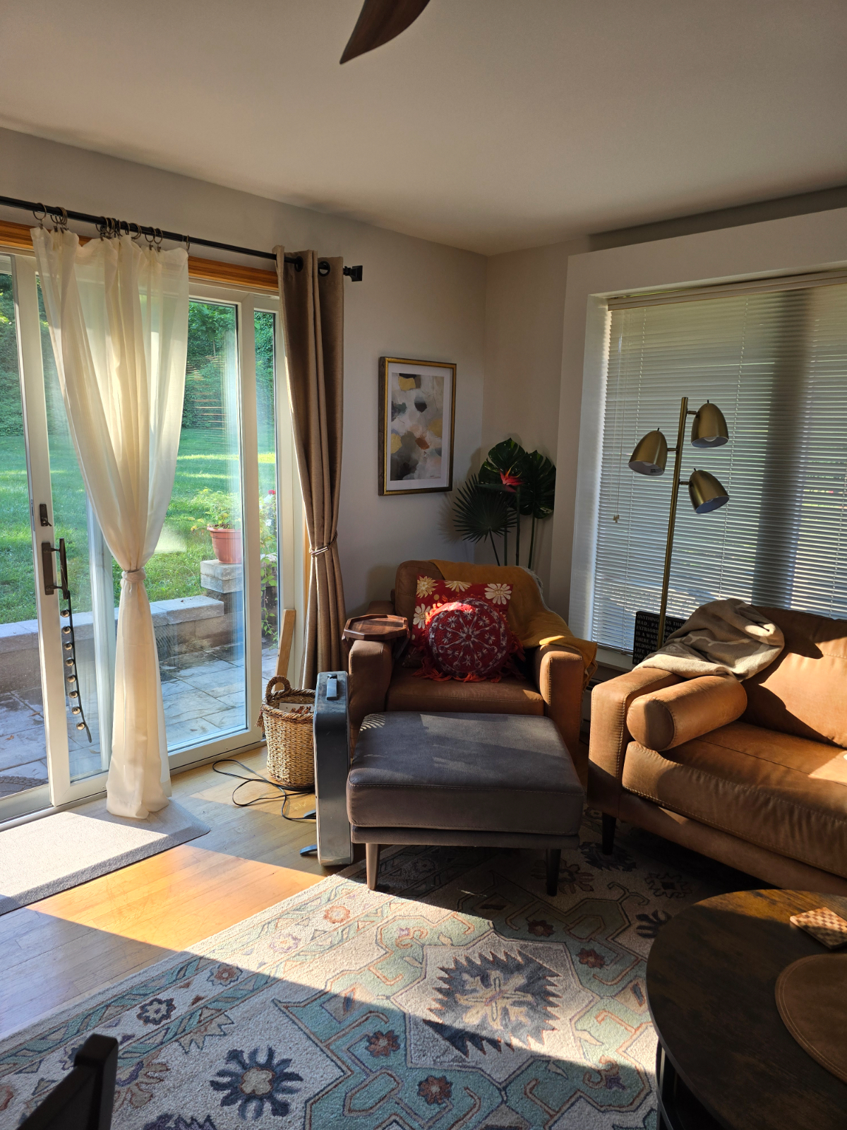Beautiful one bedroom apt, private, serene retreat from work. - Photo 3