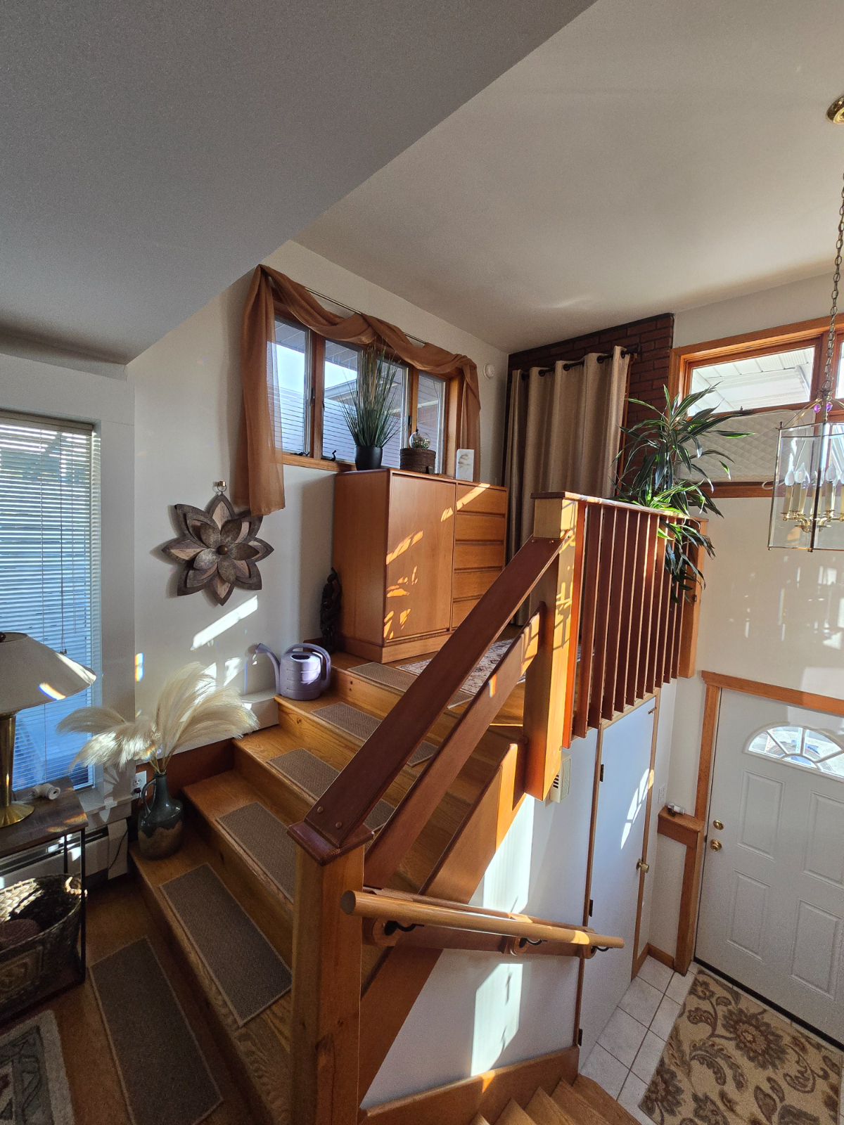Beautiful one bedroom apt, private, serene retreat from work. - Photo 9