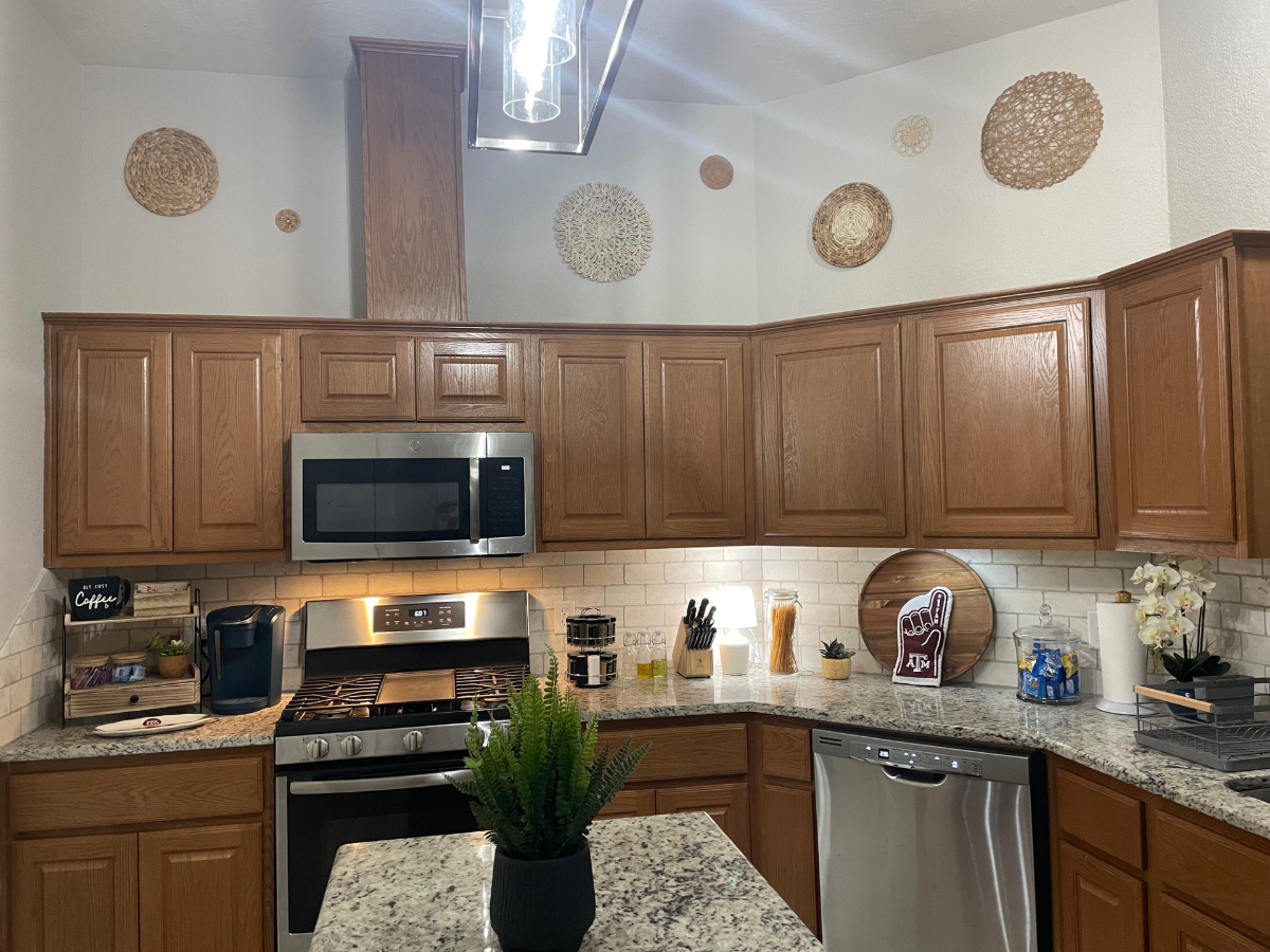 Luxury 5 bedrooms, 3 baths, 2 car garage home 2 miles from Baylor Scott and White medical center - Photo 7