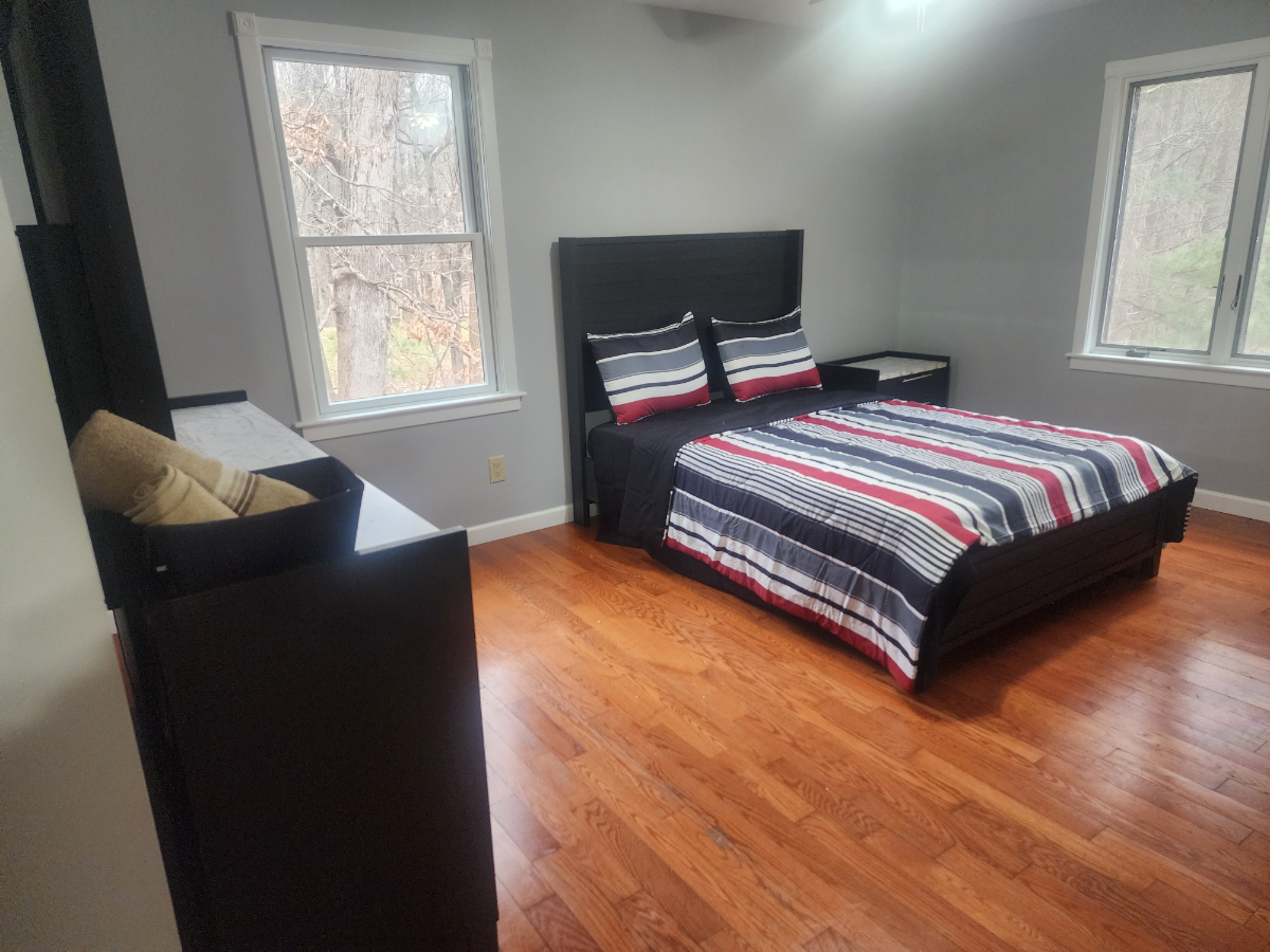Discover Comfort and Style - Cozy Rooms in Two-Story Home with Modern Amenities in Derry New Hampshire Unit 1