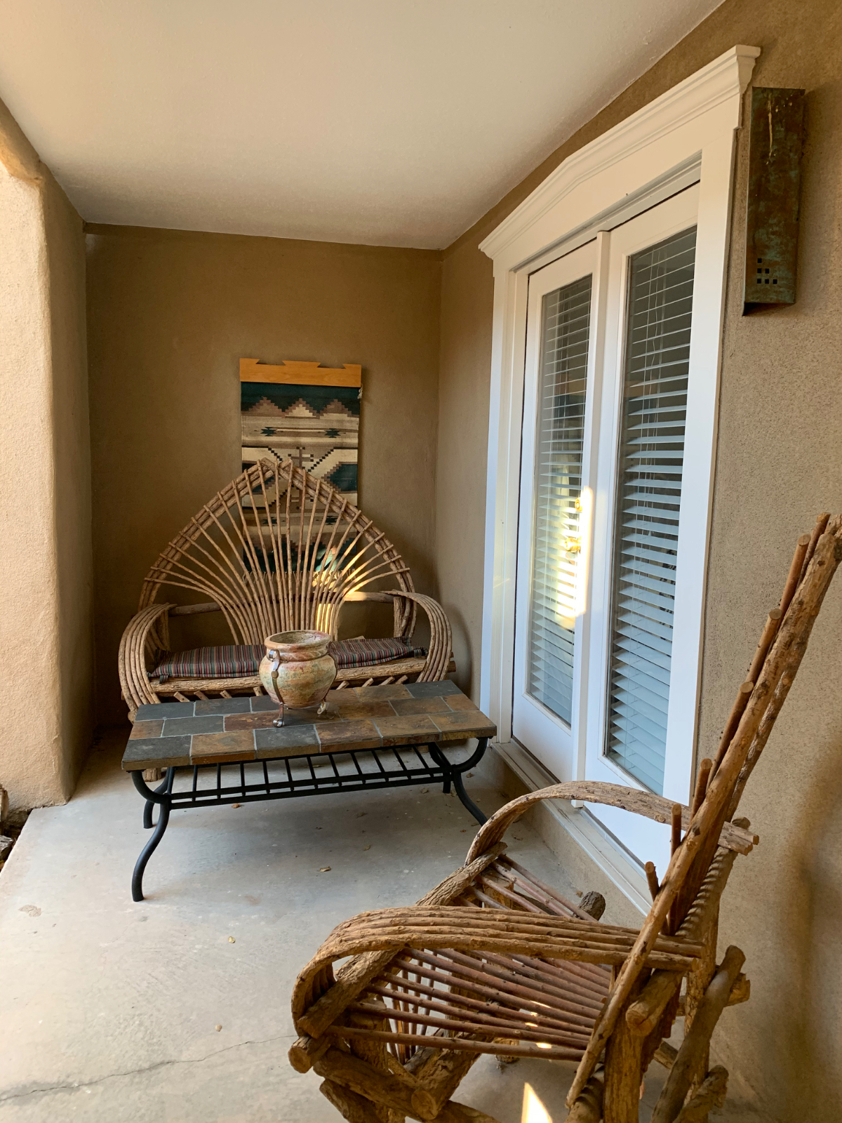 Walkable to Plaza 1 BR Condo King Bed - Photo 8