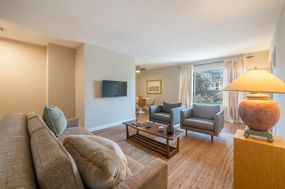 Hollywood Colony - Unit 309 w/ Parking
