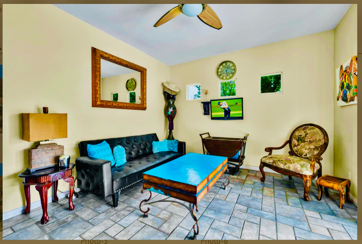GUESTHOUSE LIVING LA QUINTA