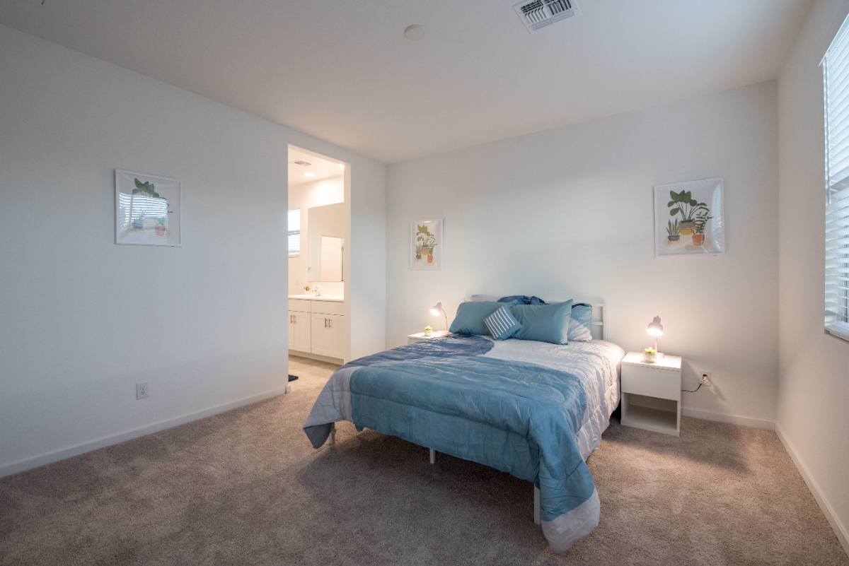 Entire house three bedrooms Charming Modern Retreat in Laveen - Comfort, Style & Convenience Await Room 1