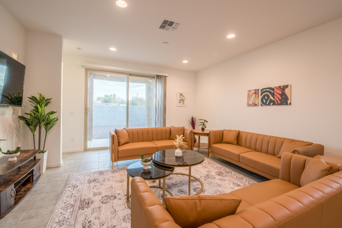 Entire house three bedrooms Charming Modern Retreat in Laveen - Comfort, Style & Convenience Await Room 2