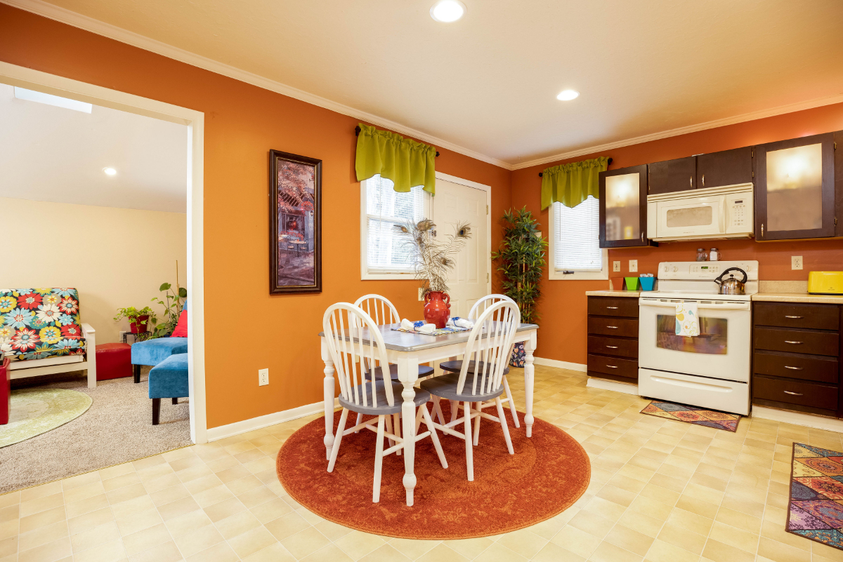 Fabulous Fourth Ward Flat - Photo 4