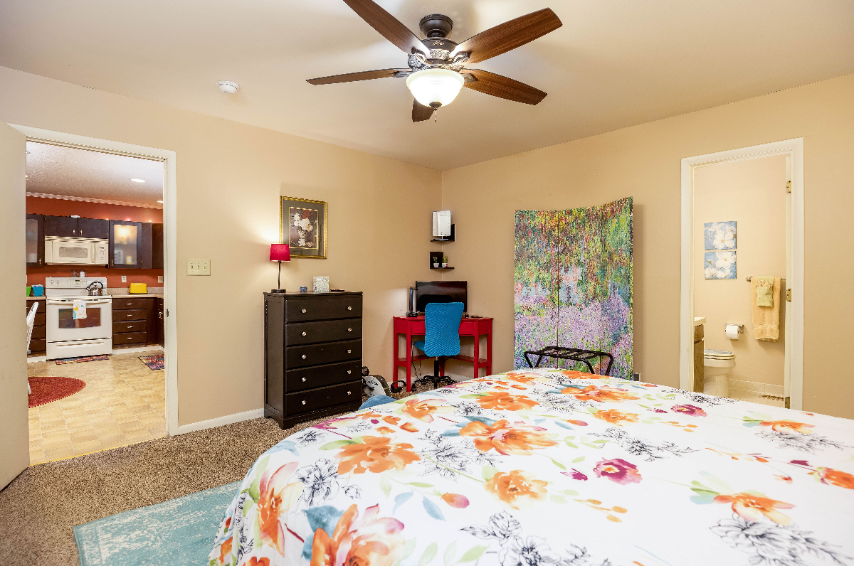 Fabulous Fourth Ward Flat - Photo 10