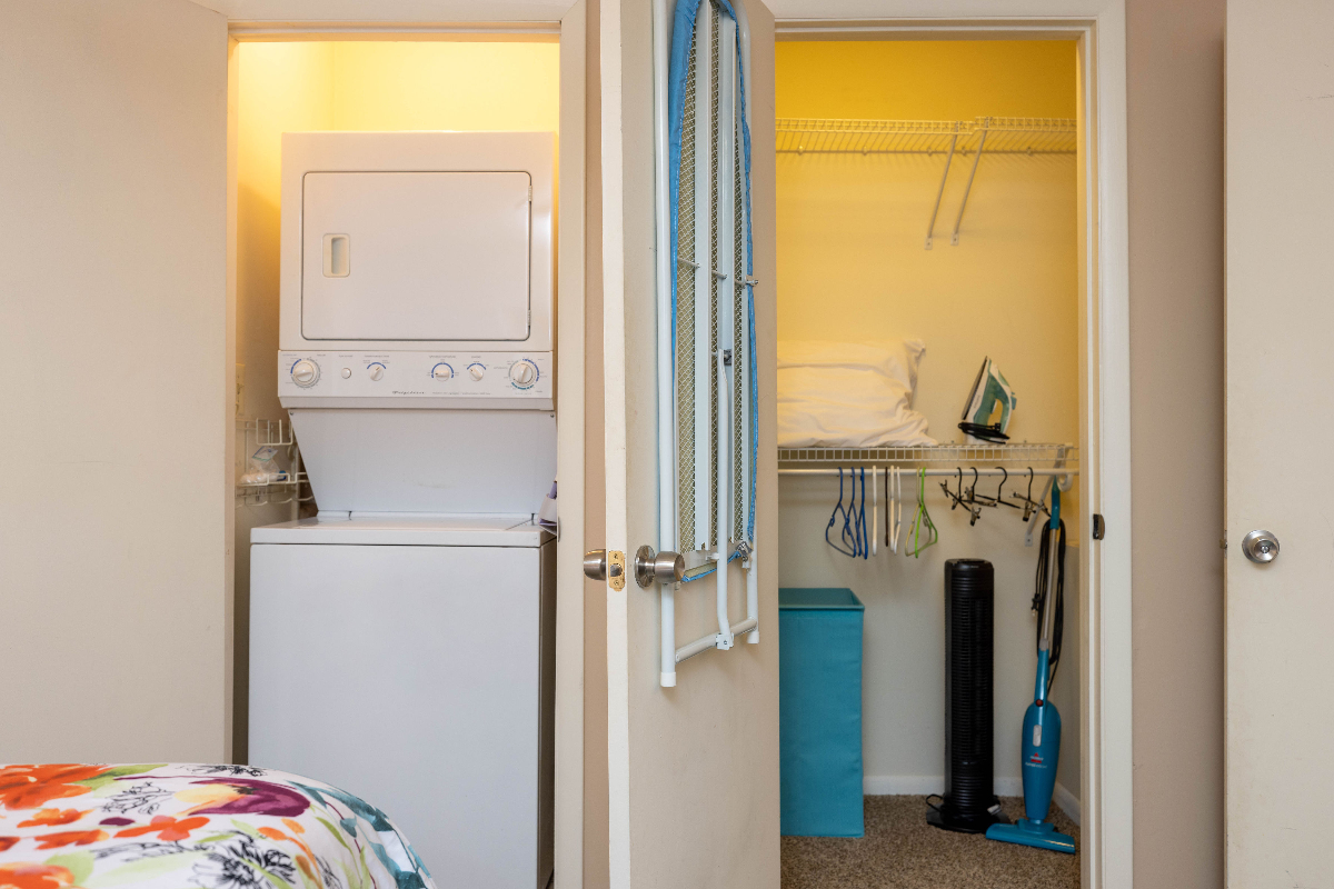 Fabulous Fourth Ward Flat - Photo 9