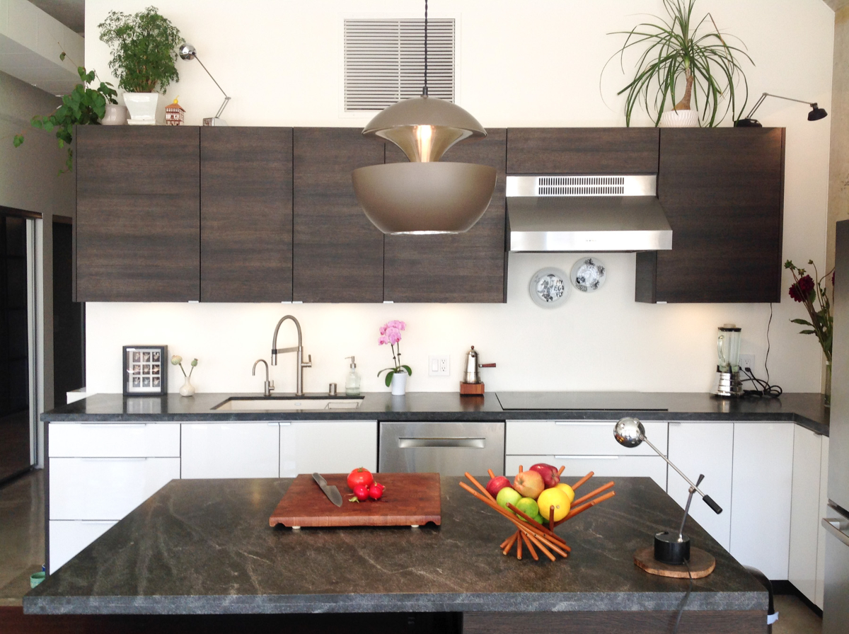 Bright & Airy Loft in Downtown L.A. - Photo 6