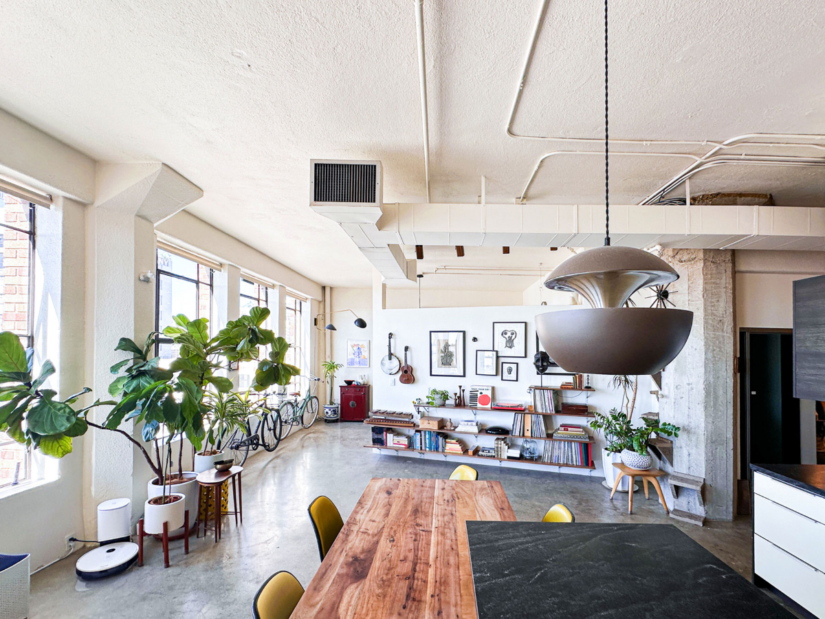 Bright & Airy Loft in Downtown L.A. - Photo 5