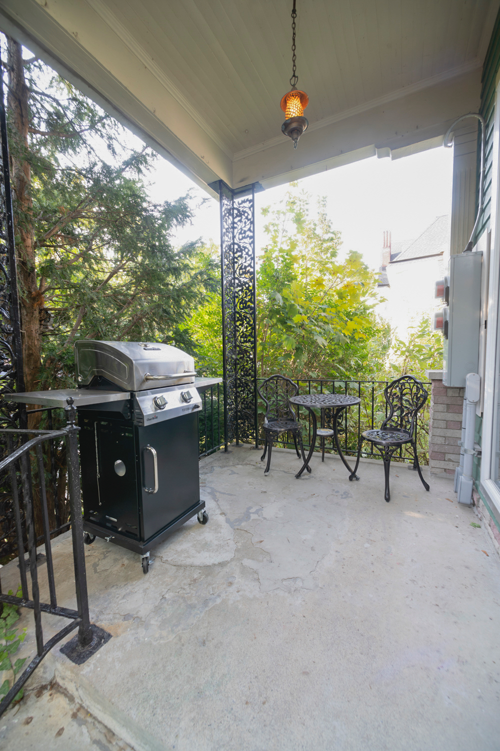 Home away from Home - Photo 11