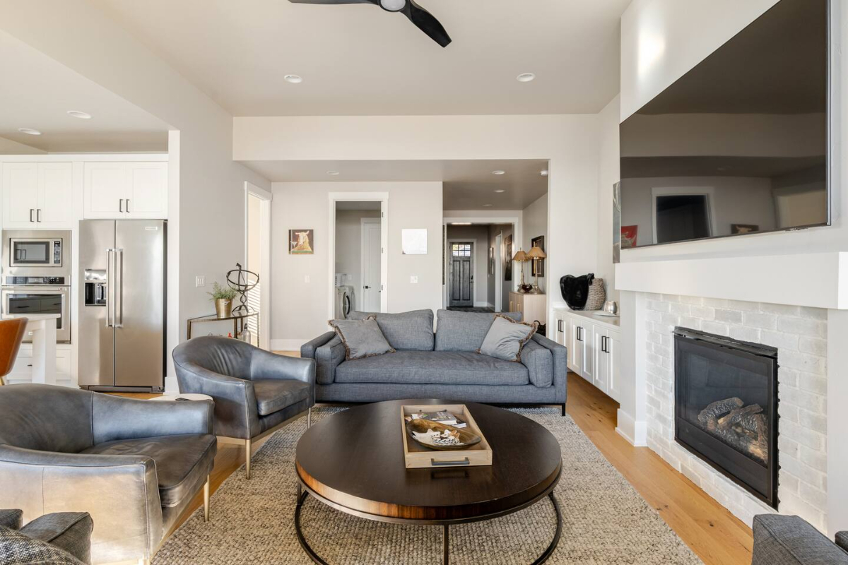Modern Luxury with Forever Views - Photo 3